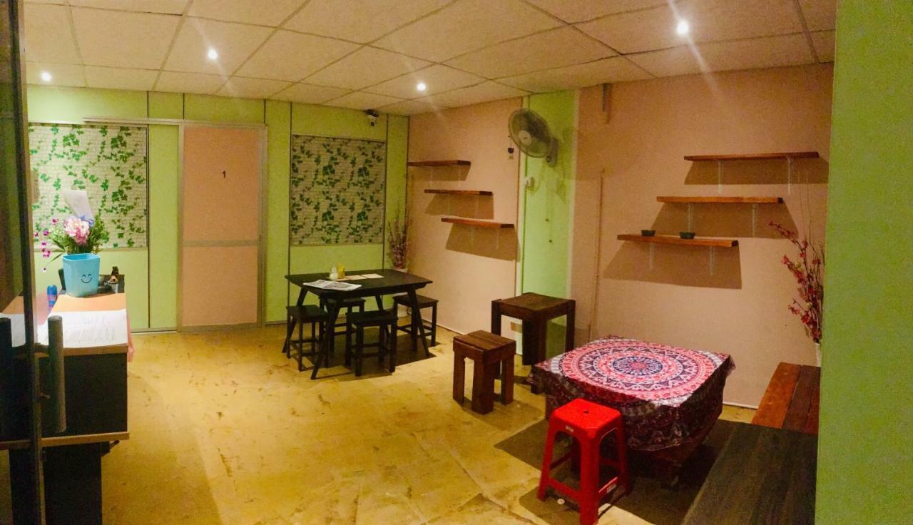 11 Pensione Malacca Exterior photo